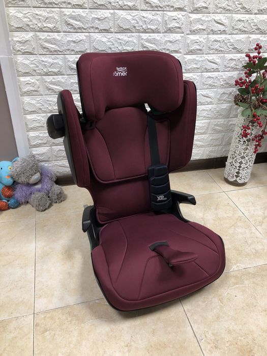 Автокрісло BRITAX ROMER KIDFIX I-Size  Група 2/3 (15-36кг) бустер