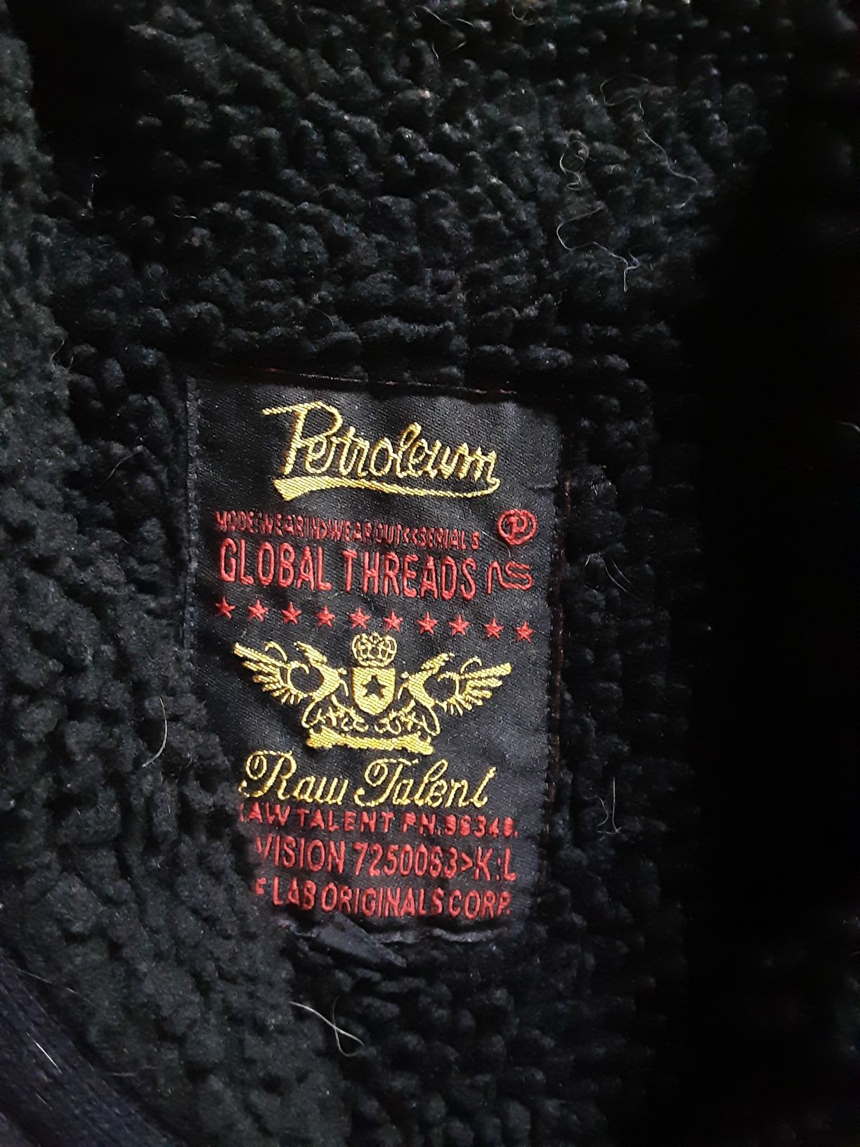 Bardzo cieply sweter na misiu, czarny r. S -  Petroleum Global Trends