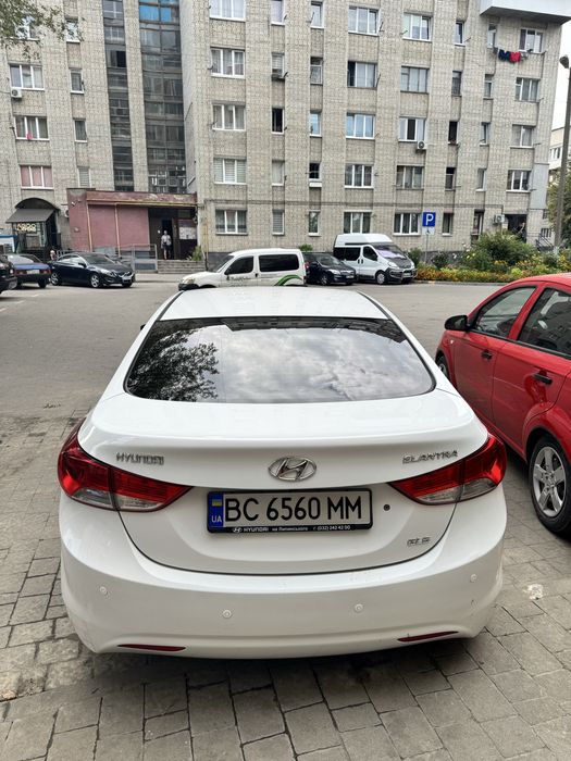 Hyundai Elantra 2013