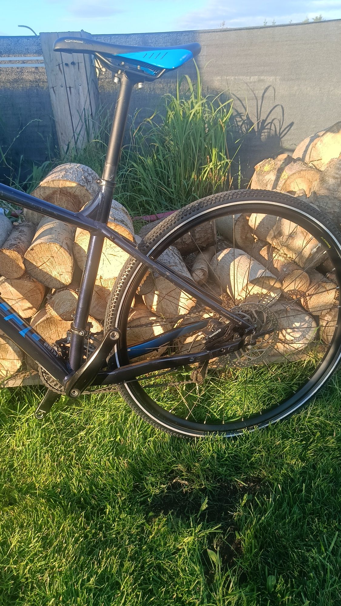 Śliczny,lekki bergamont revox 5.