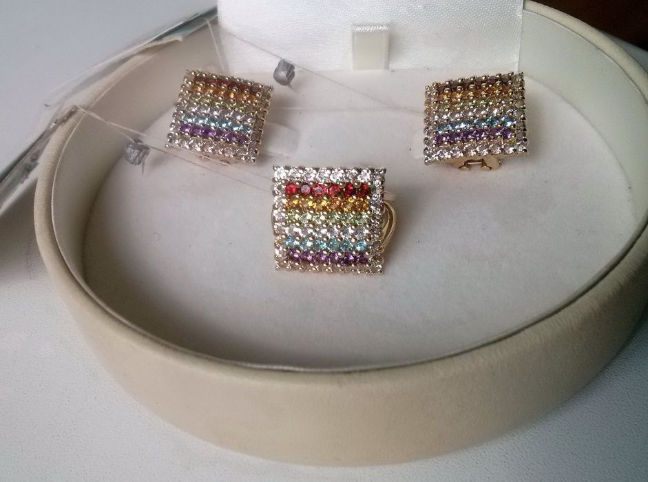 Новый с бирками золотой набор серьги + кольцо