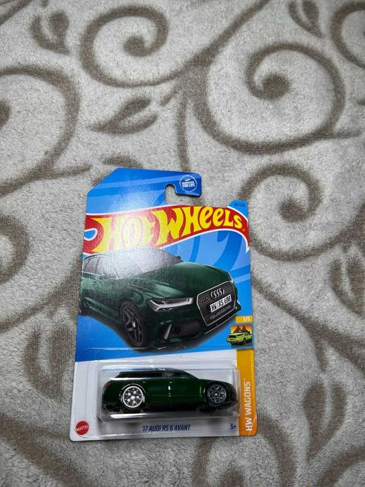 машинка Hot Wheels '17 Audi RS 6 Avant