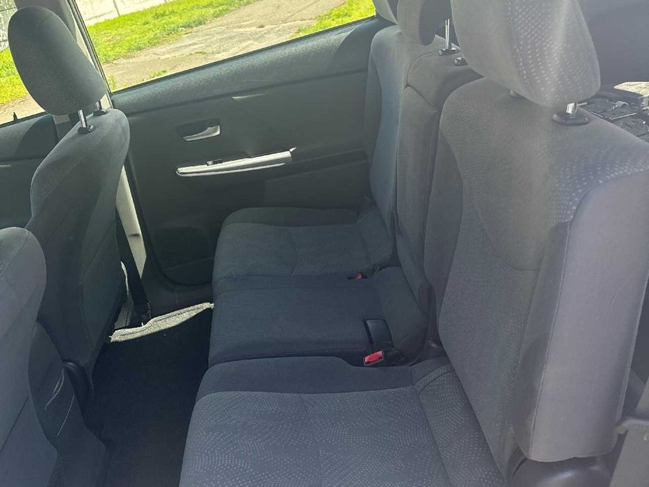 Аренда Toyota Prius V 2014 з викупом