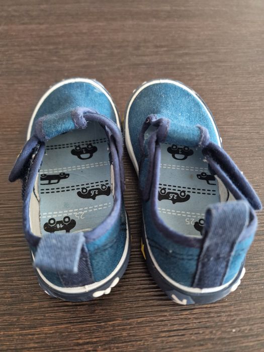 Buty, kapcie dziecięce Cool Club rozm 25