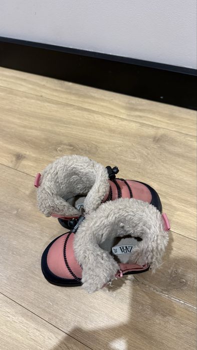 Ciepłe zimowe buty dla dziewczynki