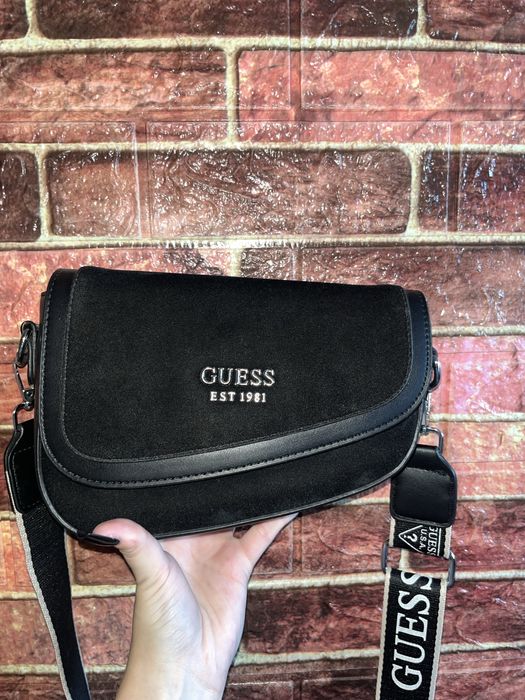 Продам сумку Guess