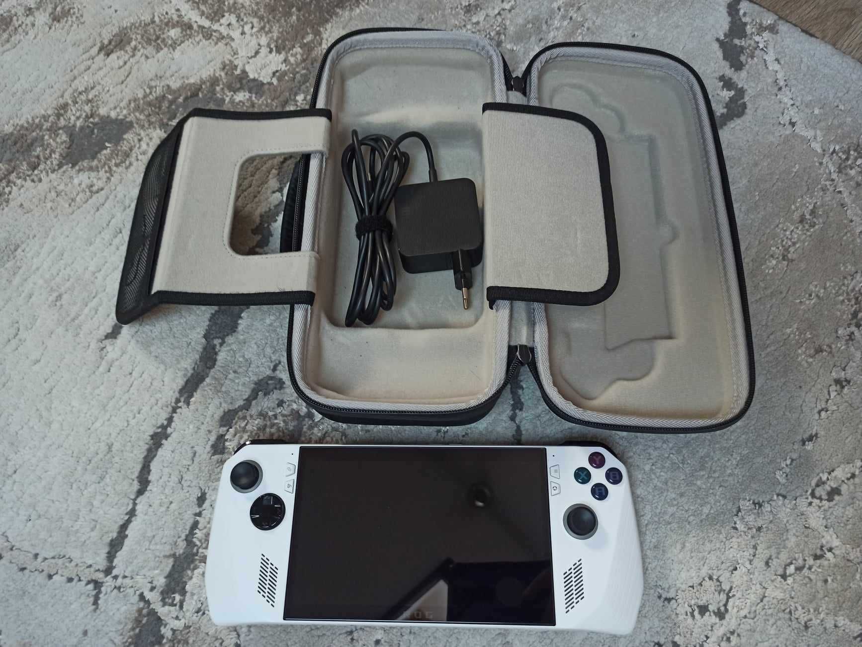 Konsola ROG Ally Z1 Extreme – w idealnym stanie