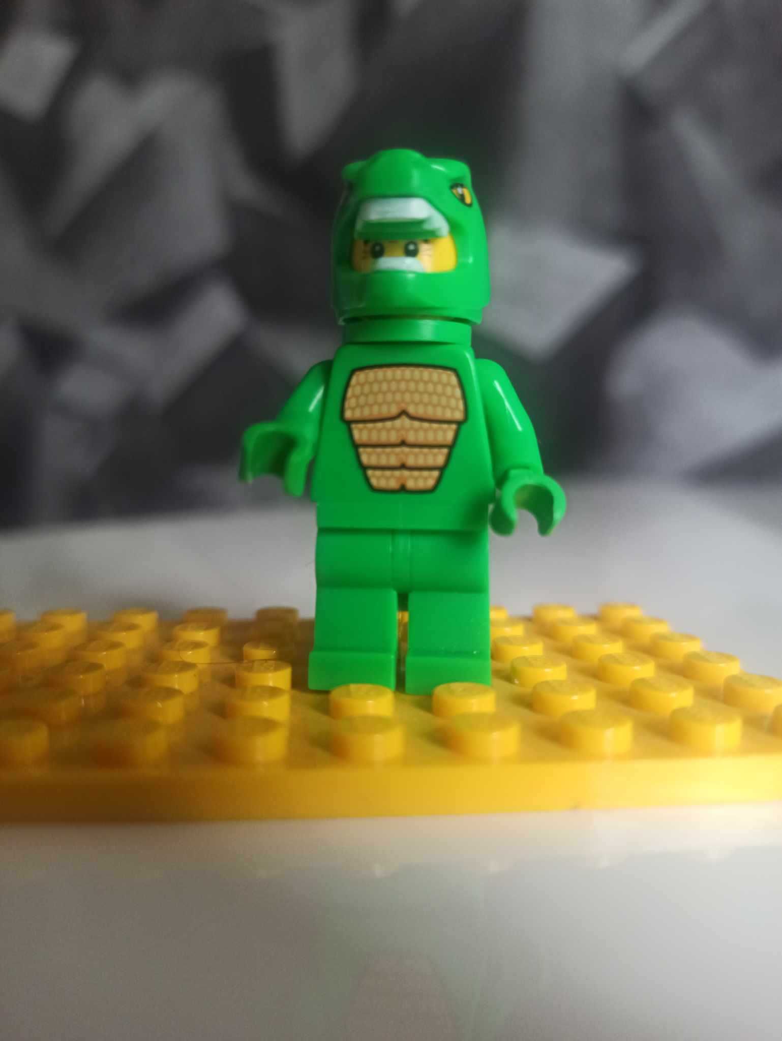 LEGO Series 5 Collectible Minifigure Lizard Man