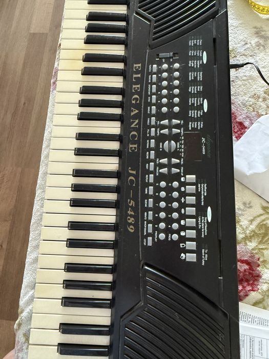 Синтезатор, електричне піаніно