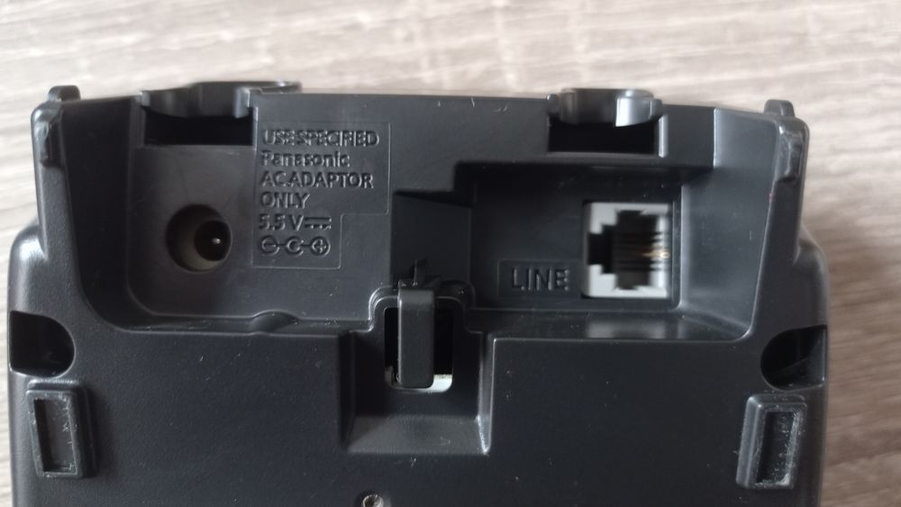 Стаціонарний бездротовий радіо-телефон Panasonic KX-TG8061UA  
Продаєм