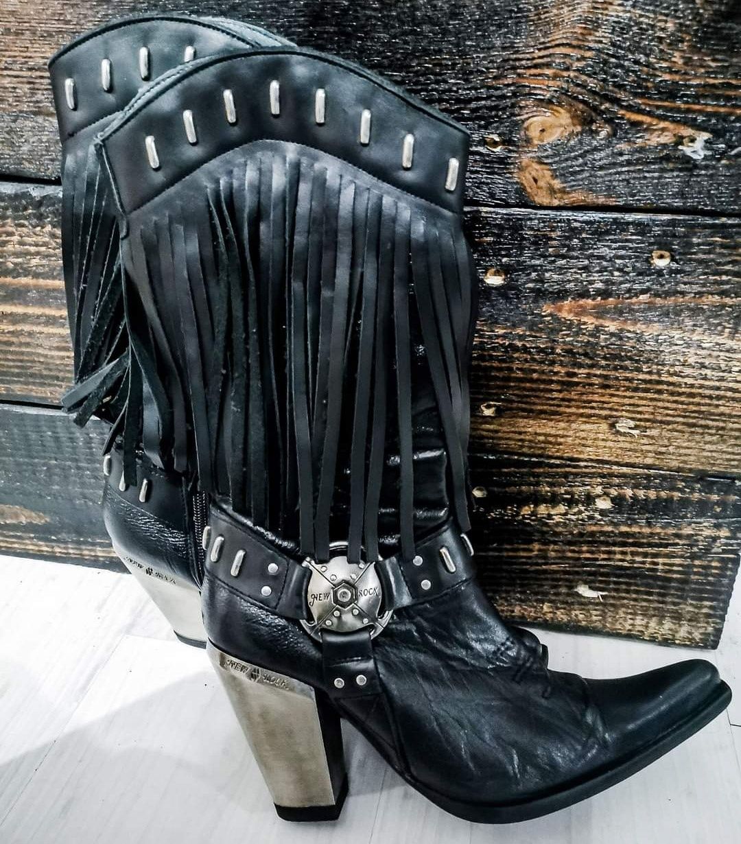 New rock kowbojki 39 rozmiar skóra naturalna metalowy słupek frędzle
