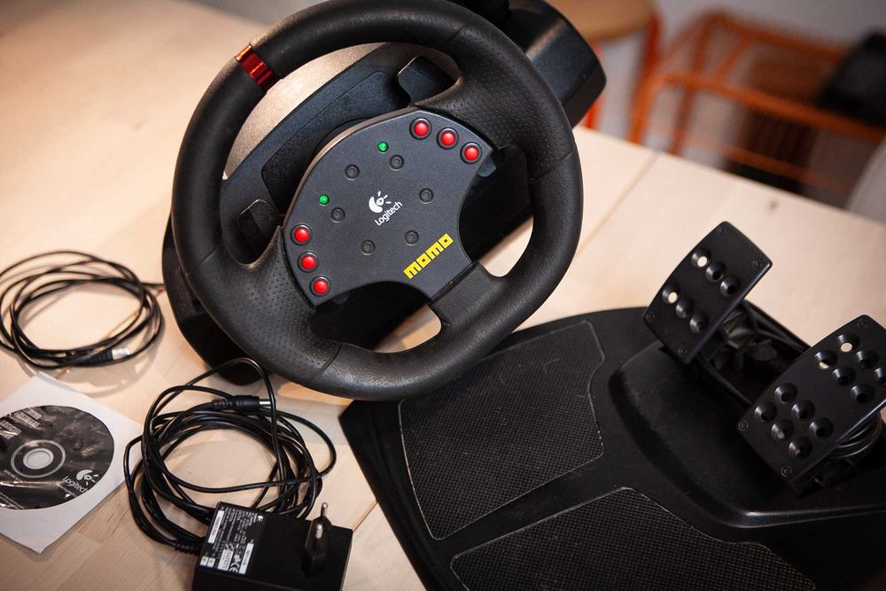 Kierownica Logitech MOMO Driving Force (PC)