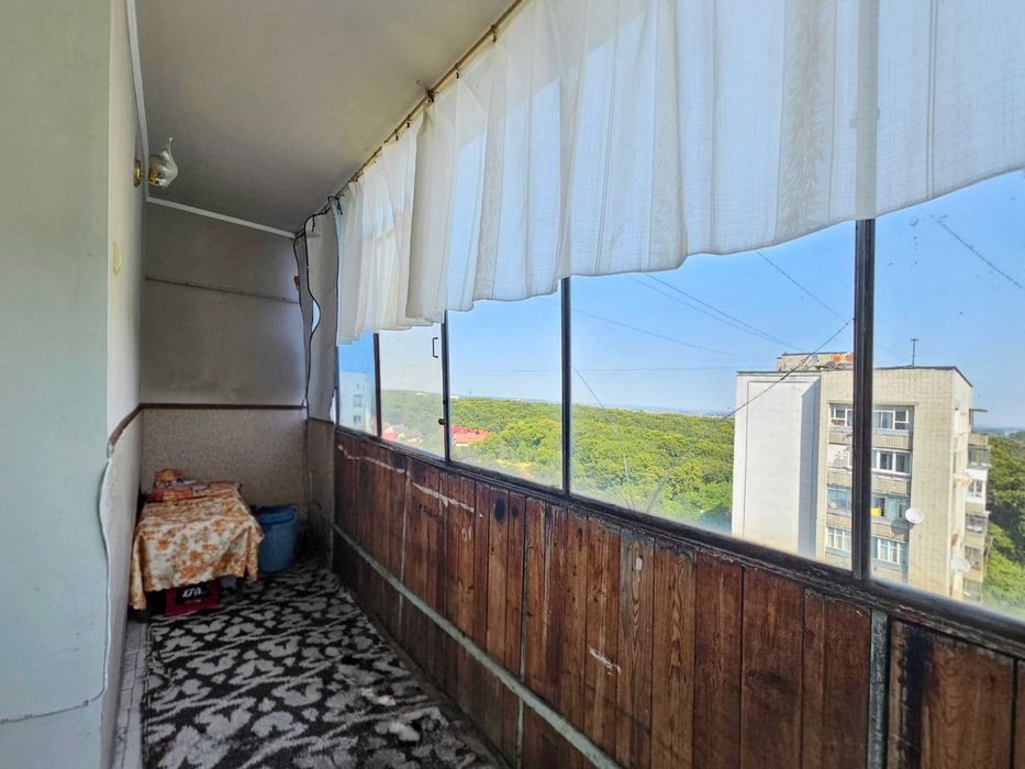 Продаж 4 кімнатної квартири, вулиця Медової Печери, цегла