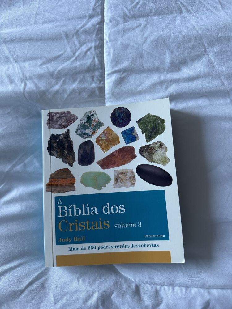 Livro a biblia dos cristais Vol.3 de Judy Howard em português