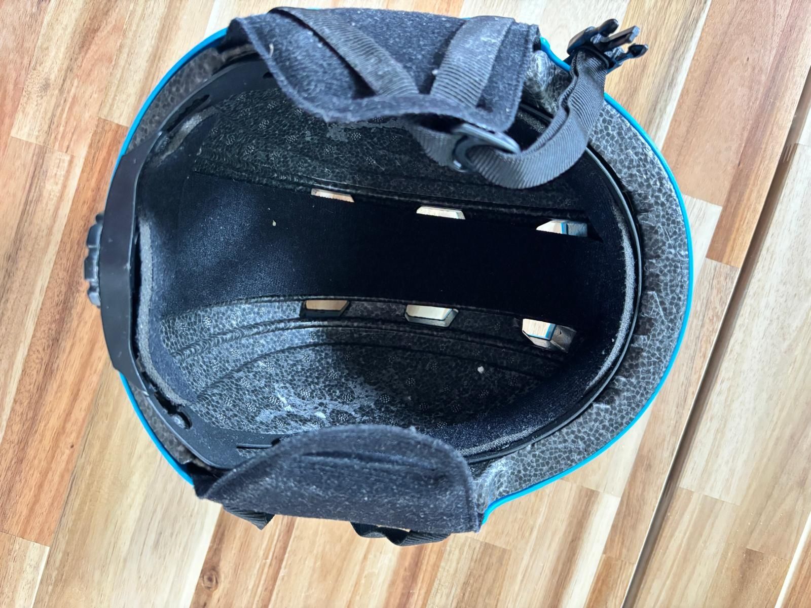 Kask dzieciecy na rolki/narty