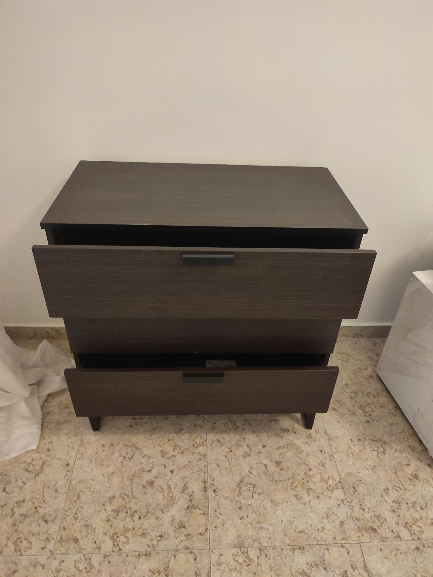 Comoda com 3 gavetas  modelo IKEA