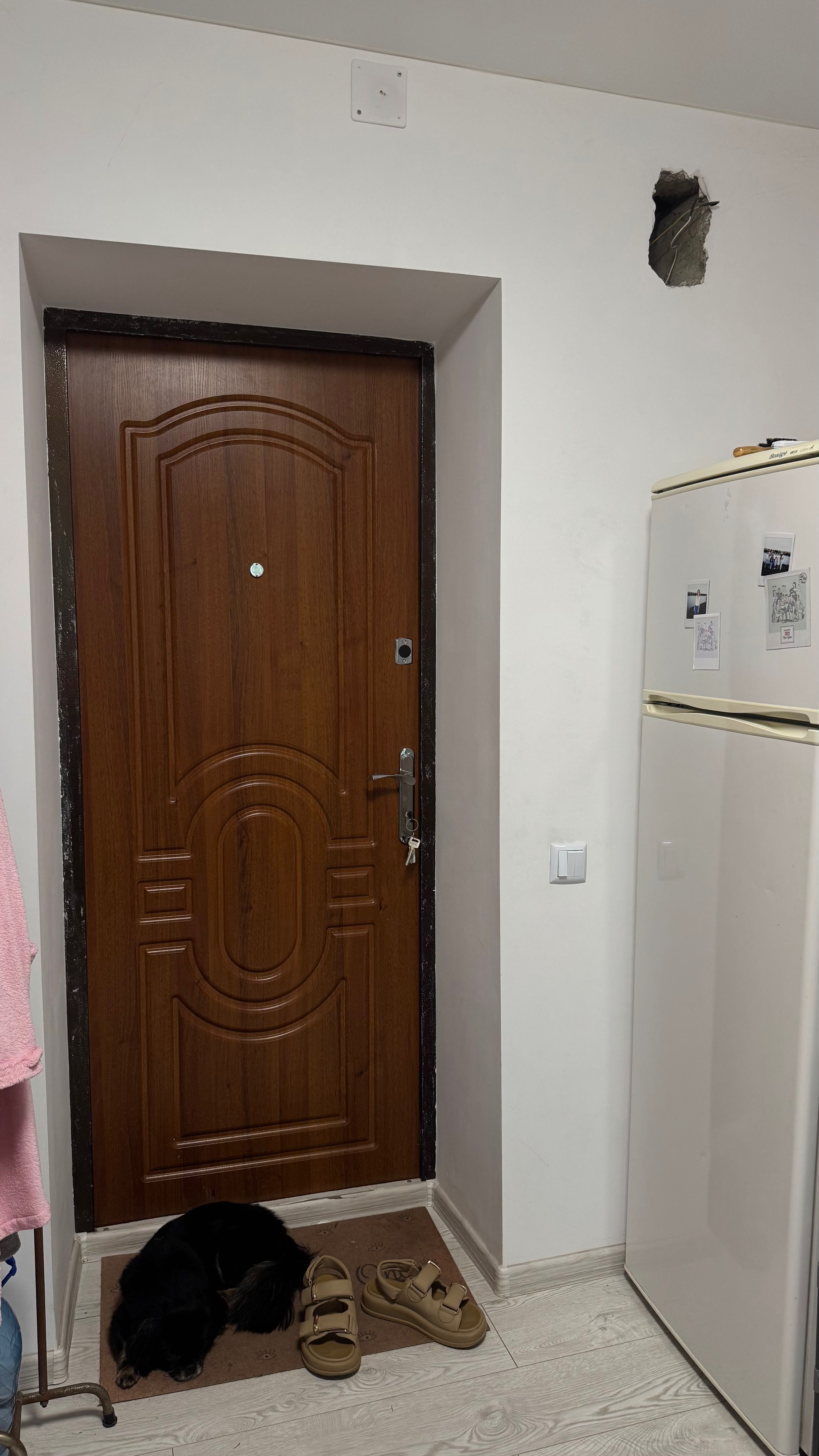 Продаю кімнату в гуртожитку з ремонтом та душовою кабіною.