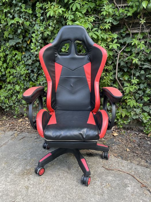 Fotel gamingowy czerwono-czarny uzywany