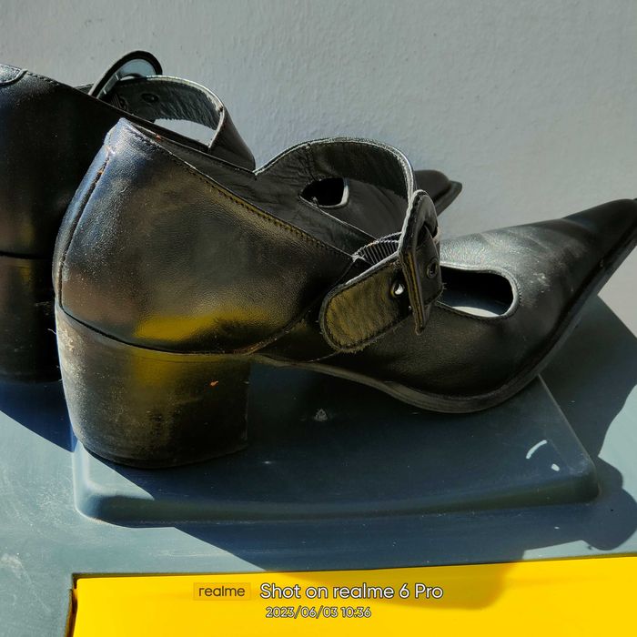 Sapatos usados de senhora