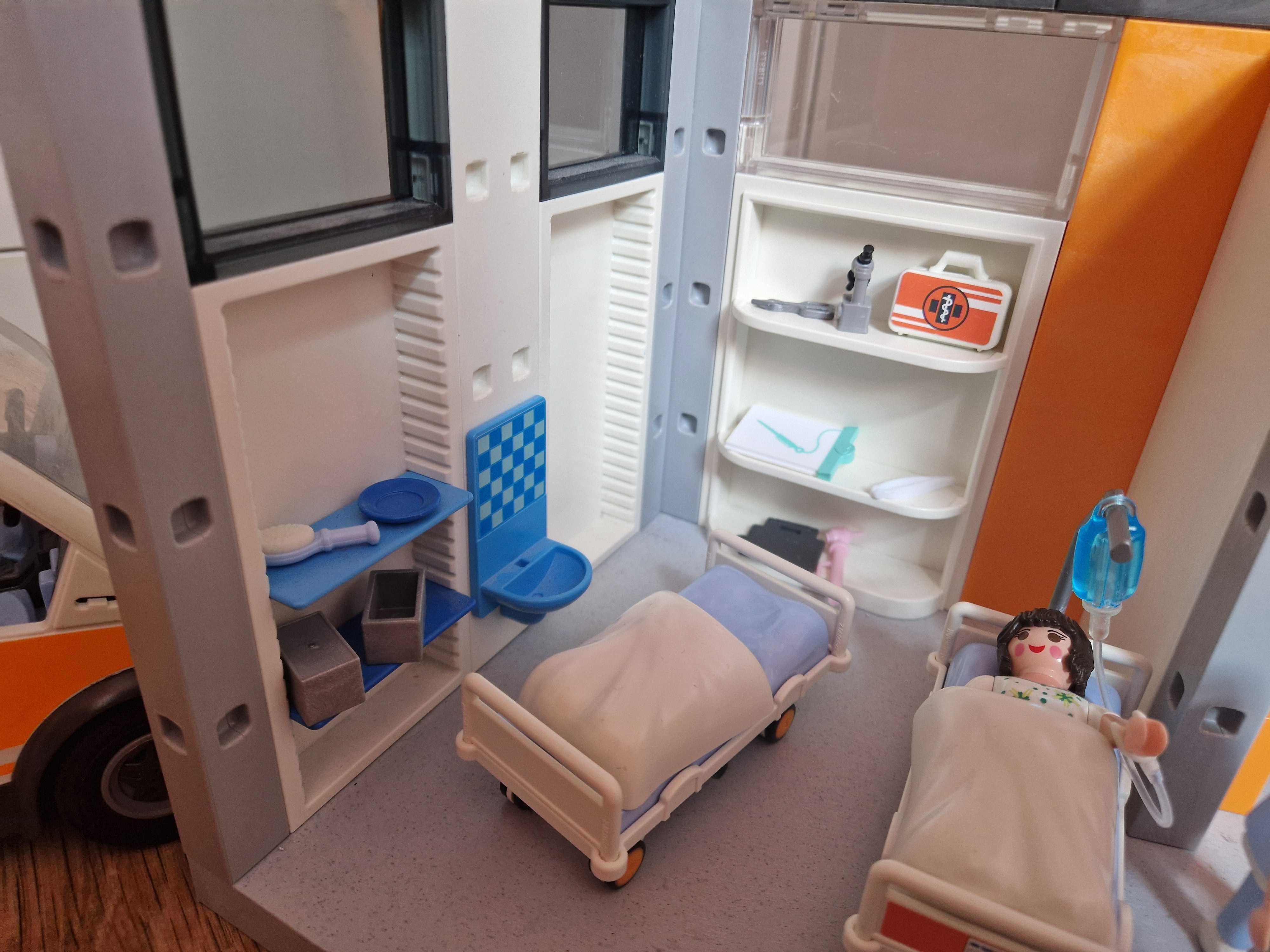 Playmobil szpital 70191 i karetka 70049