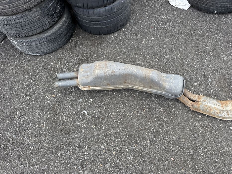 Tlumik BMW E32 idealny bez rdzy koncowy + środkowy