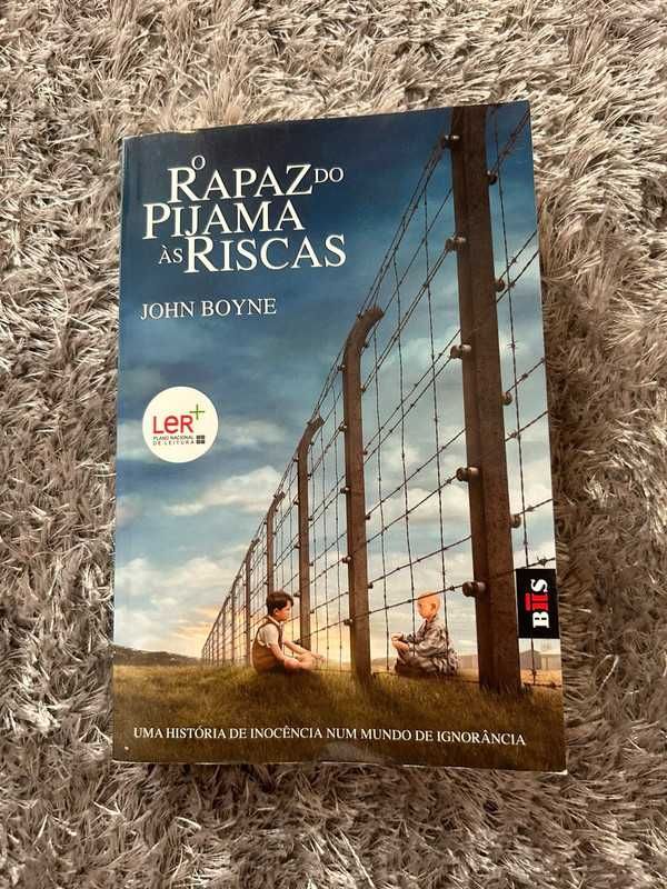 O rapaz do pijama às riscas