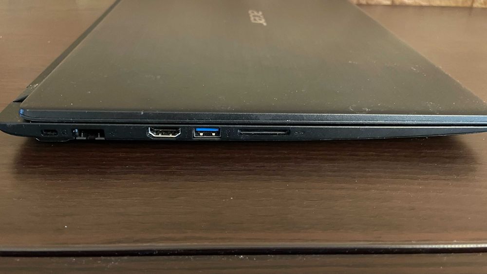 Laptop Acer Aspire A1132, model N17Q4 - uszkodzony