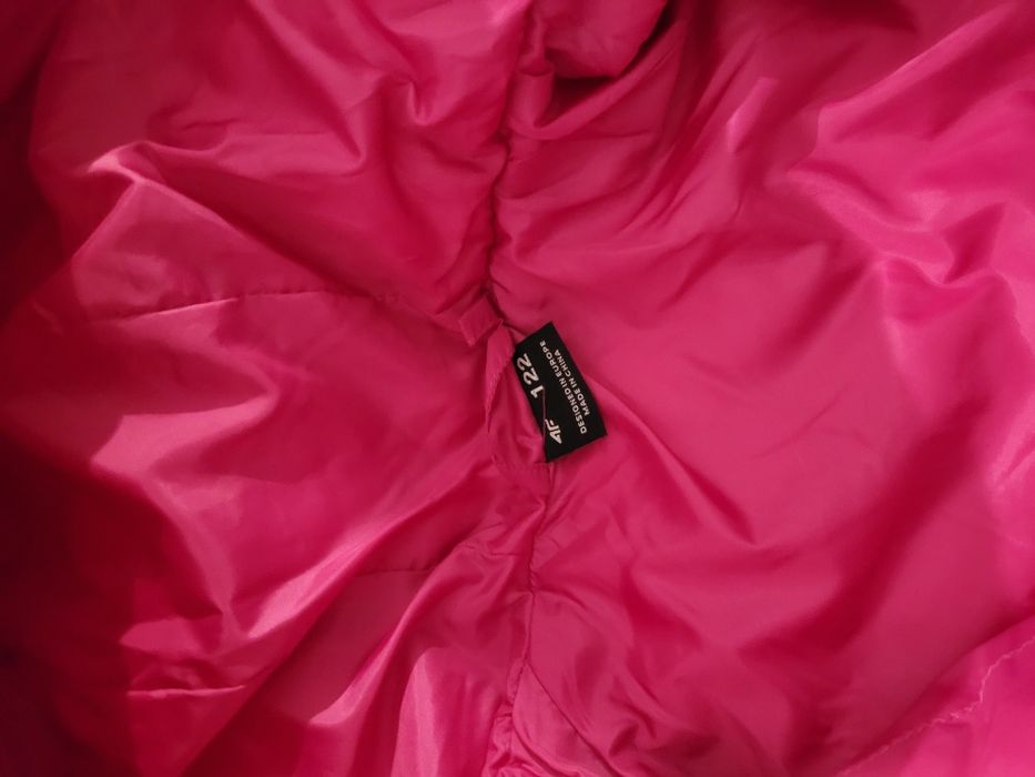 Kurtka płaszcz pikowany puchowy 122/128 jak nowy 4F