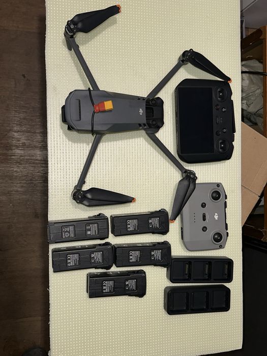 Mavic 3, 5 акумів, 2 зарадяки, 2 пульта мавік 3