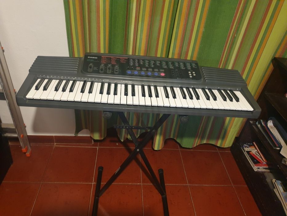 Casio CTK 500 com Suporte