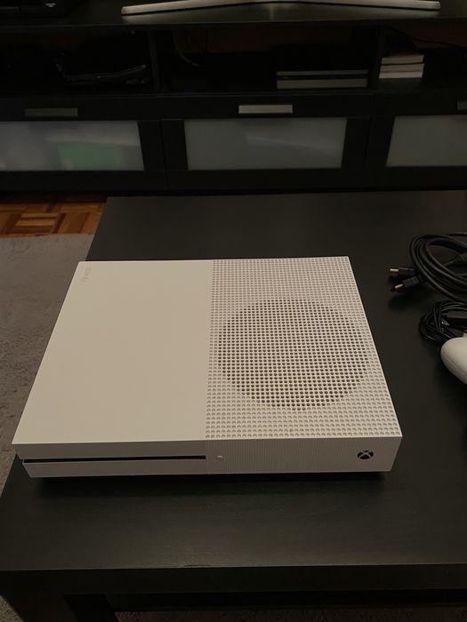 Xbox one s 780 gb