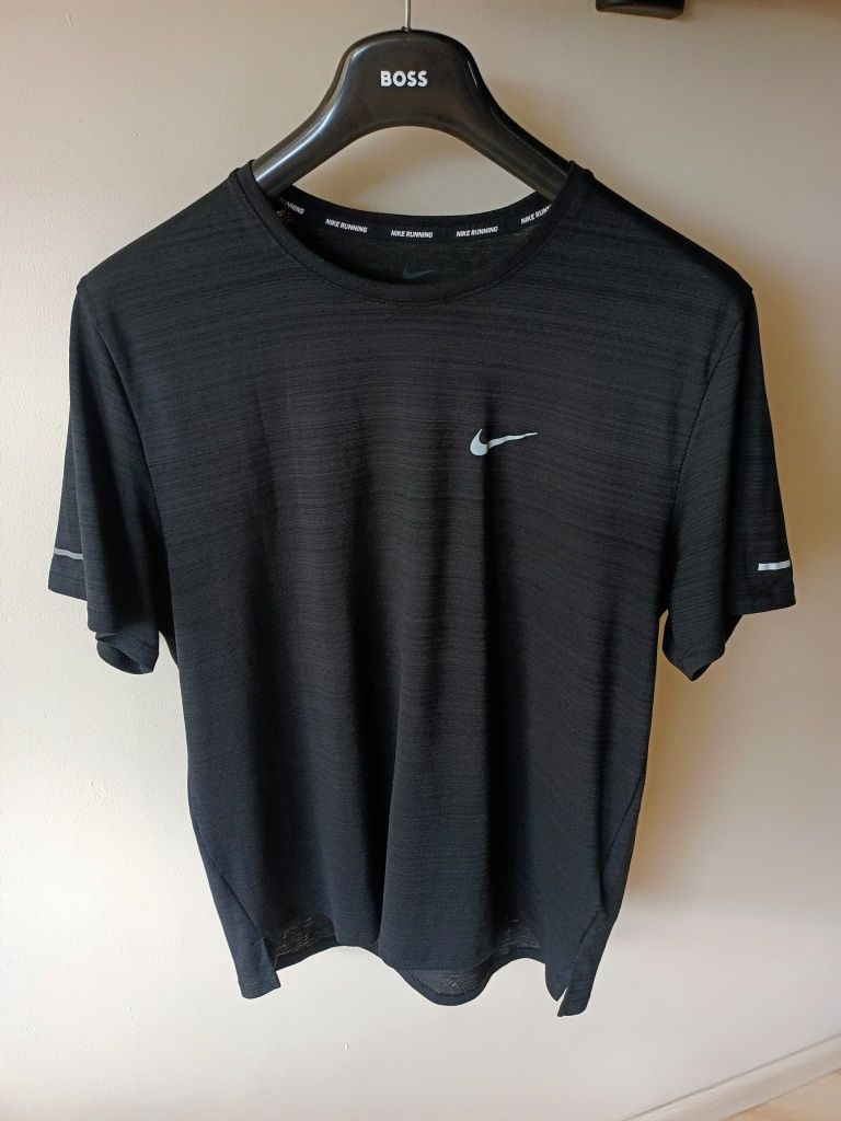 Koszulka Nike Running Dri-Fit.
