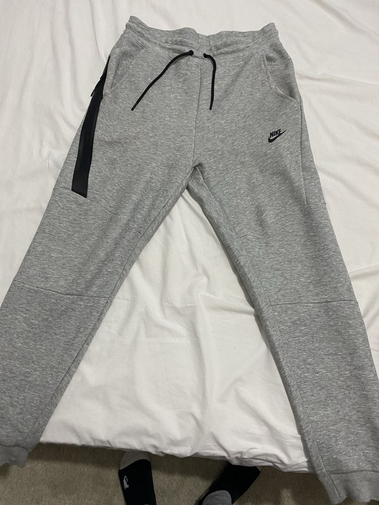 nike tech fleece cizento