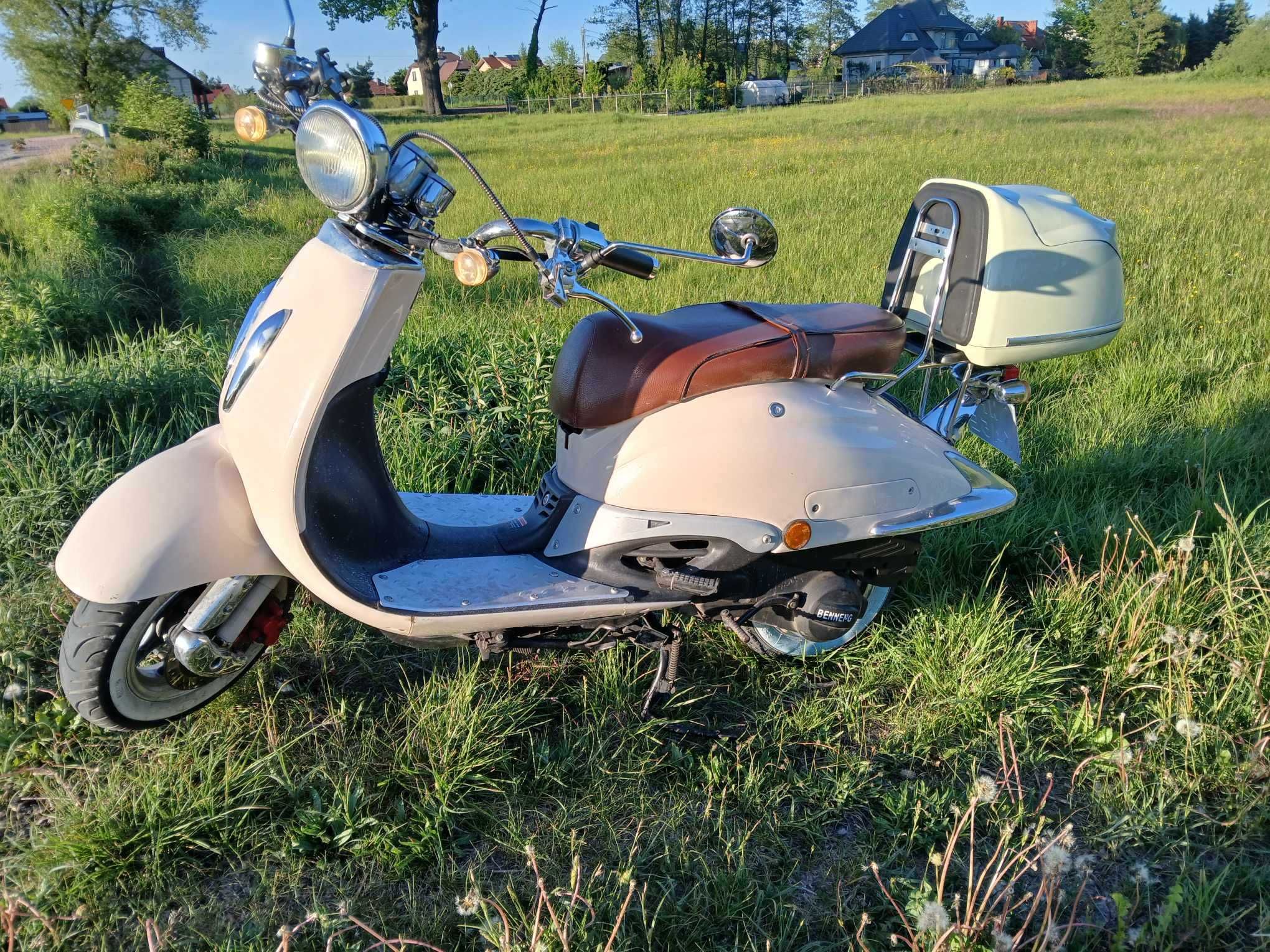 Skuter Znen retro 125 ccm