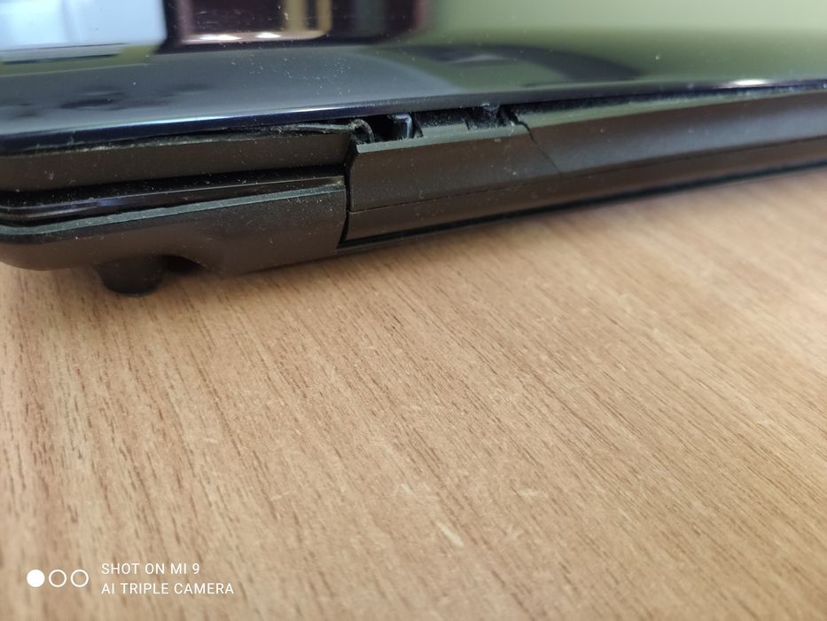 Продаю ноутбук Тошиба(Сателит) под восстановление или на запчасти