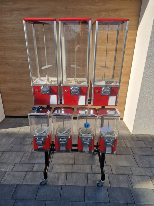 Sprzedam zestaw automatów do kulek zabawek na stojaku