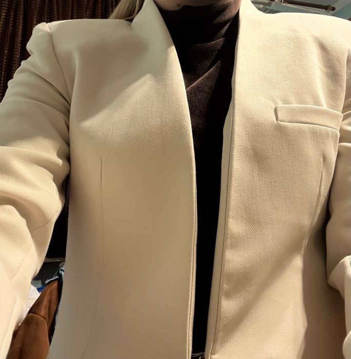 Стильний піджак / блейзер кремового кольору (розмір S)