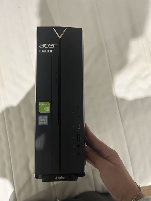 PC Acer Aspire XC-886. Intel i5 . 8GB RAM . SSD 512GB . NVIDIA GT 720