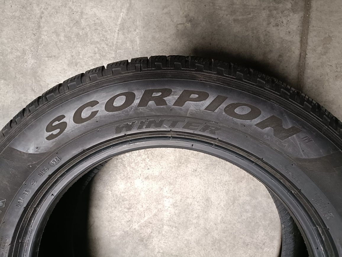 Opona zimowa Pirelli Scorpion Winter 215/65R17 99H