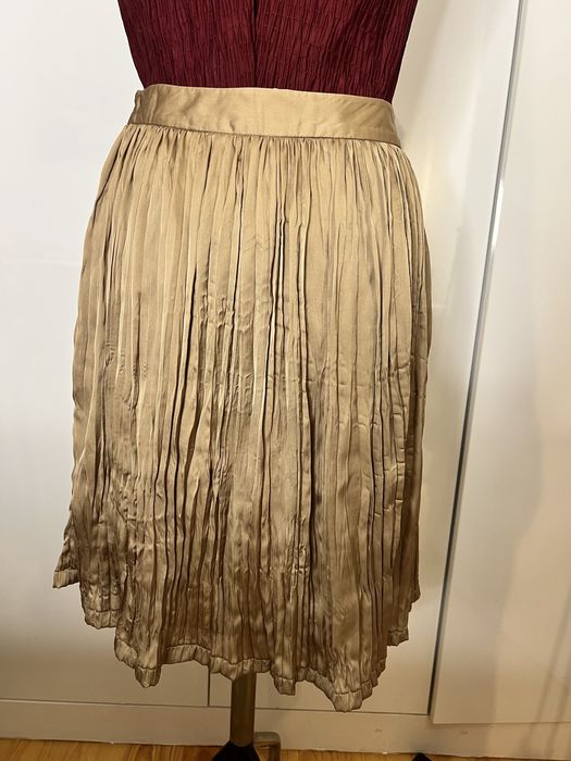 Saia plissada acetinada Tintoretto