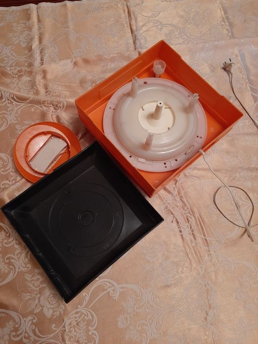 Зволожувач повітря, прилад для сушіння рук,вентилятор