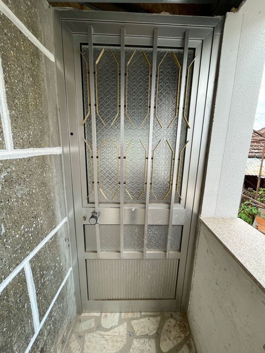 Porta alumínio com janela