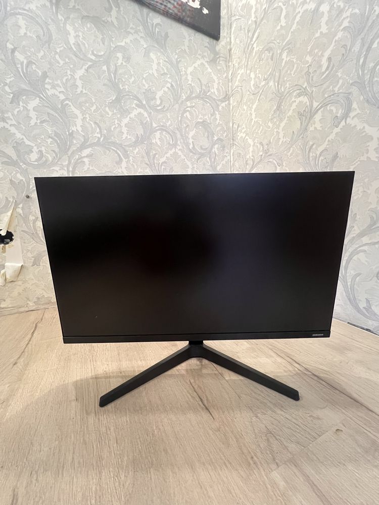 Монитор Samsung для игр и школы