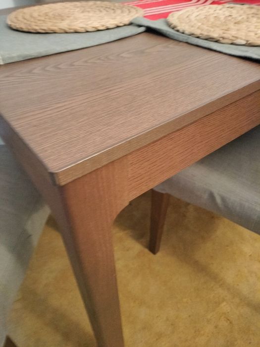 Mesa IKEA com 6 cadeiras como novo