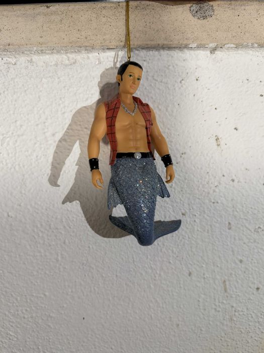 Enfeite sereio merman em porcelana com glitter – vários