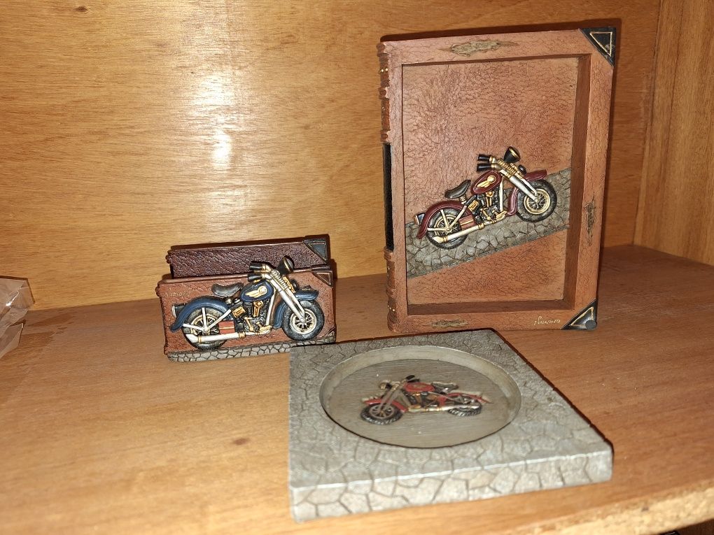 Para fãs de motos!
Peças de decoração,  como novas
10.00 o conjunto 
E