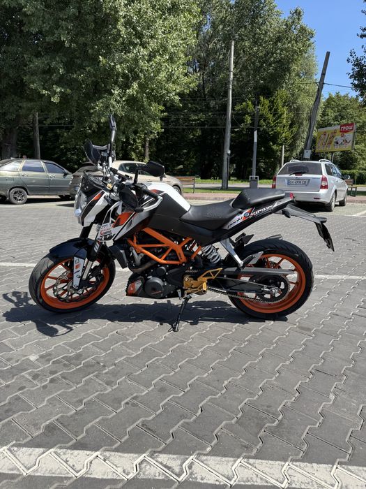 KTM DUKE  390.  2015