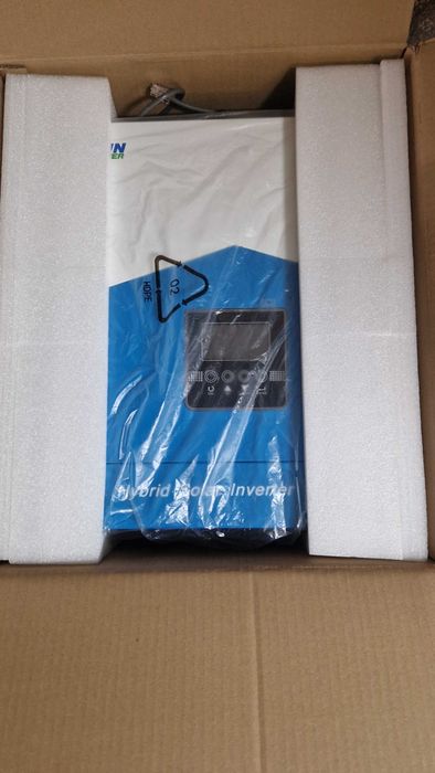 Falownik hybrydowy EaSun 4.2kW/24V