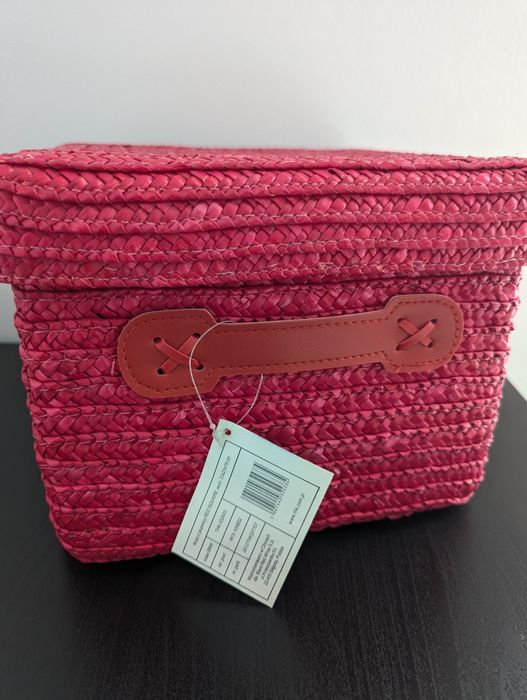 Nowy pojemnik dekoracyjny czerwony BRW