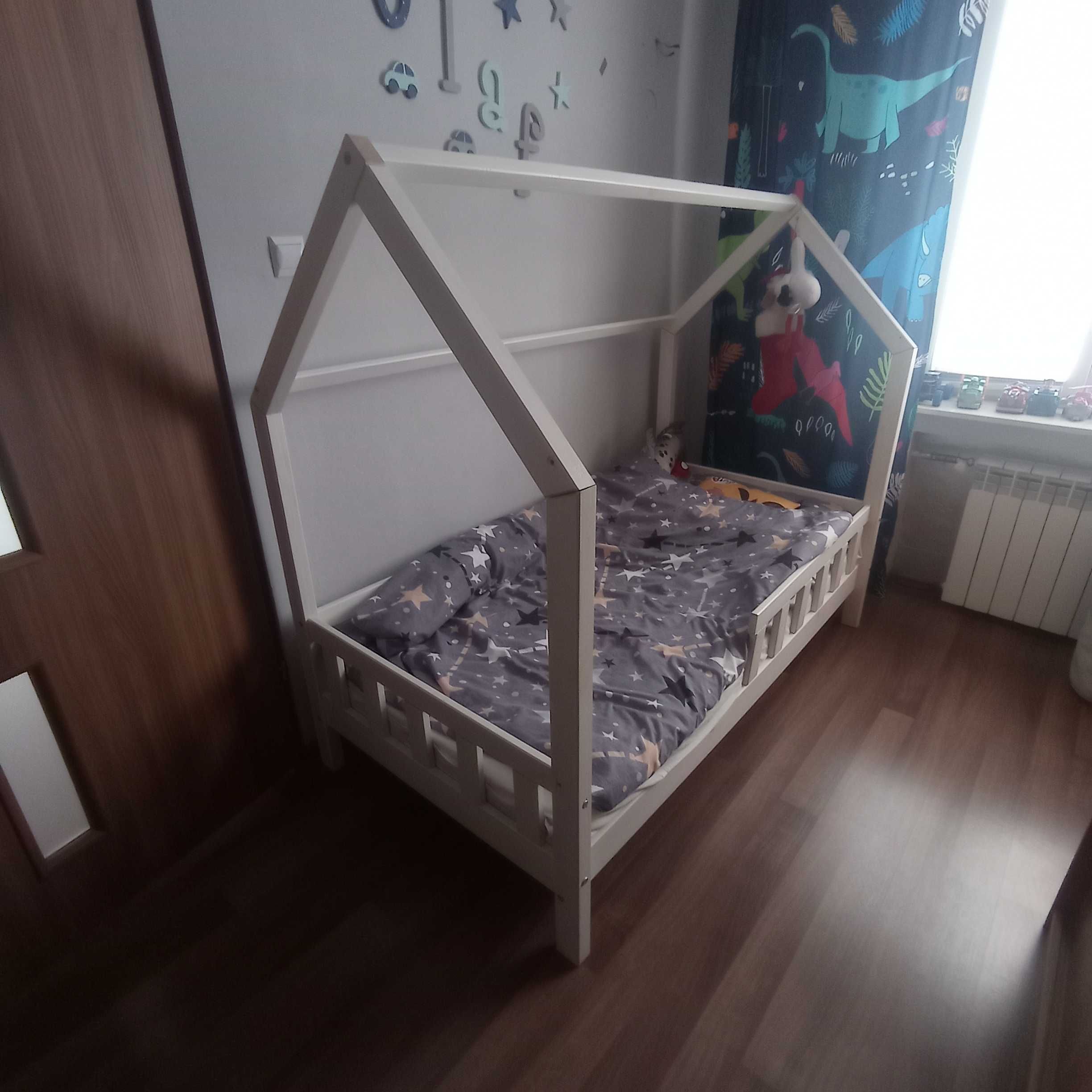 Łóżko białe domek